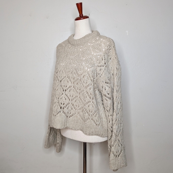 Zara Crew Neck Bell Sleeve Cropped Crocheted Knit Sweater Size Medium - Picture 3 of 7